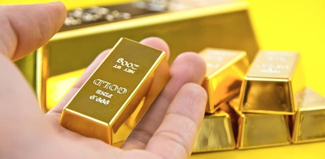 Investasi Emas? Apa Sih Keuntungannya?