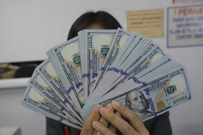 Simpanan Valas 2026 Melonjak, Nasabah Makin Banyak Pegang Dolar?
